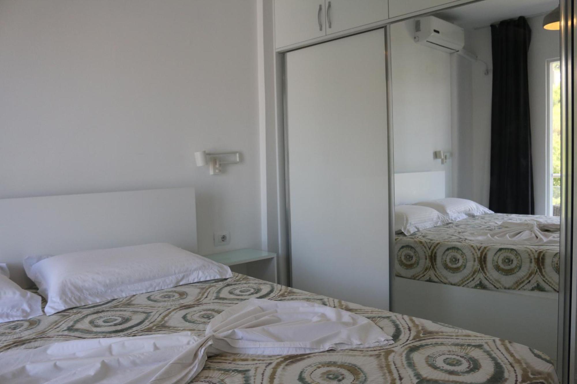 Infinity Sea View Penthouse Apartamento Sarandë Exterior foto